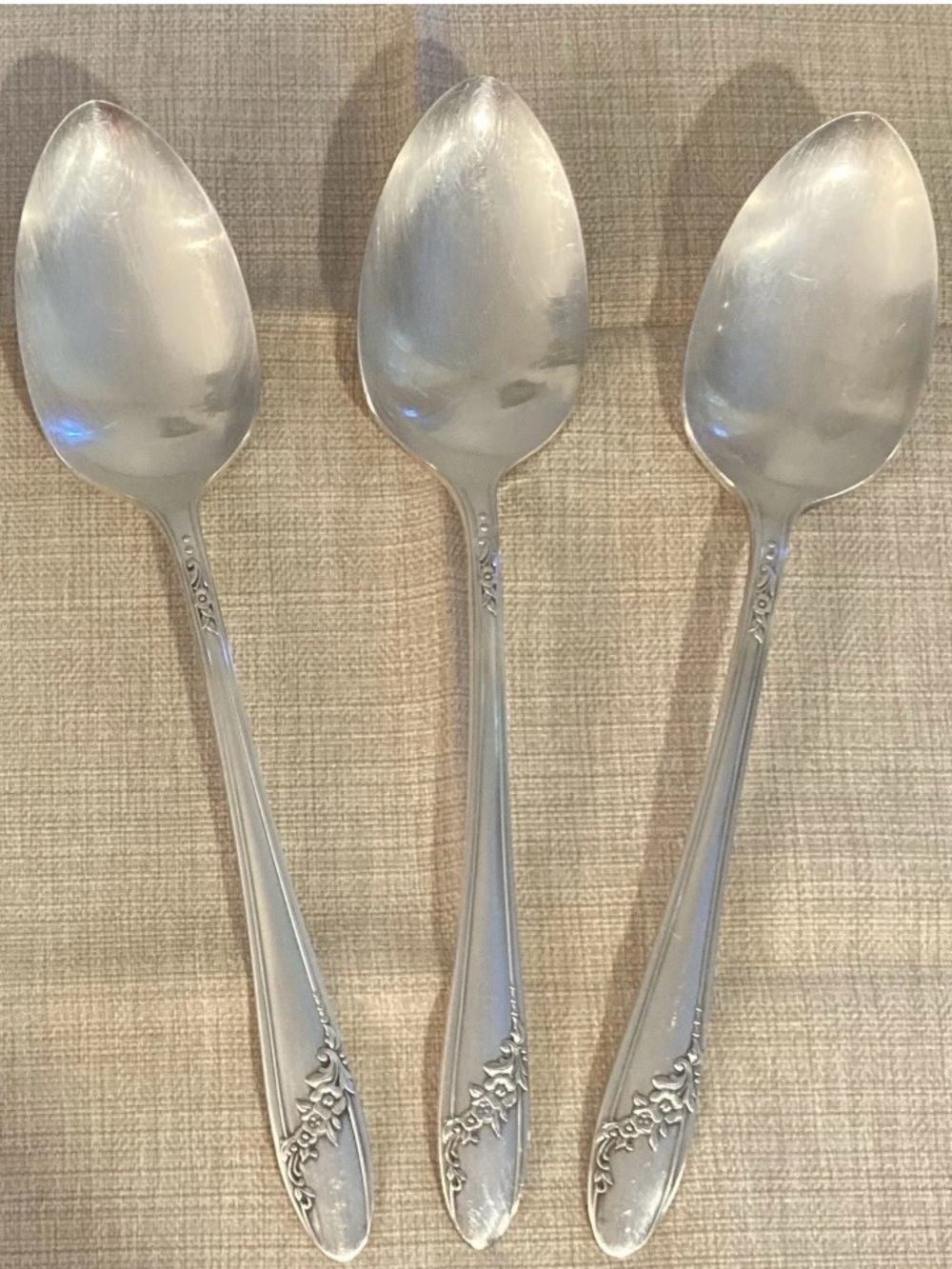 Oneida Community QUEEN BESS II Tudor Silver Plate Serving Spoons VTG ‘46